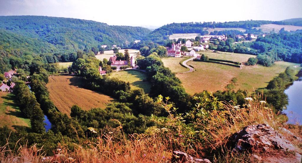 Отель La Maison De Cure Domecy-sur-Cure Экстерьер фото